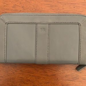 NWT BANANA REPUBLIC Wallet 100% leather Banana Republic Taupe